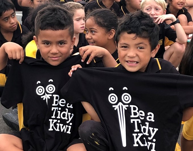 Youngsters take Tidy Kiwi pledge (2)