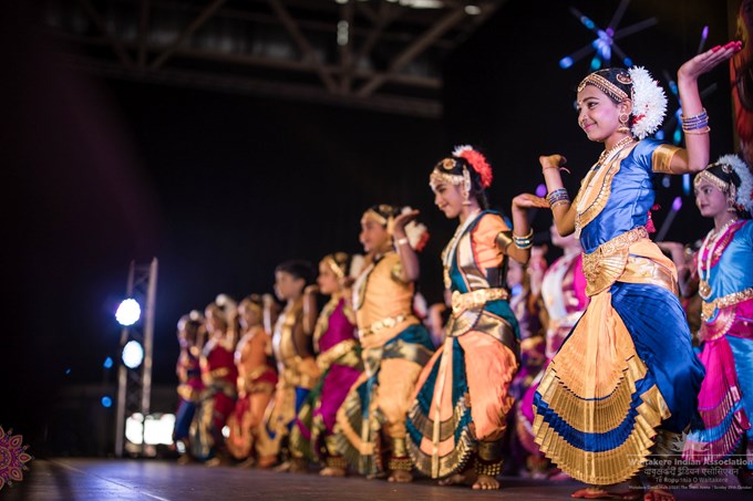 Young South East Asian dancers