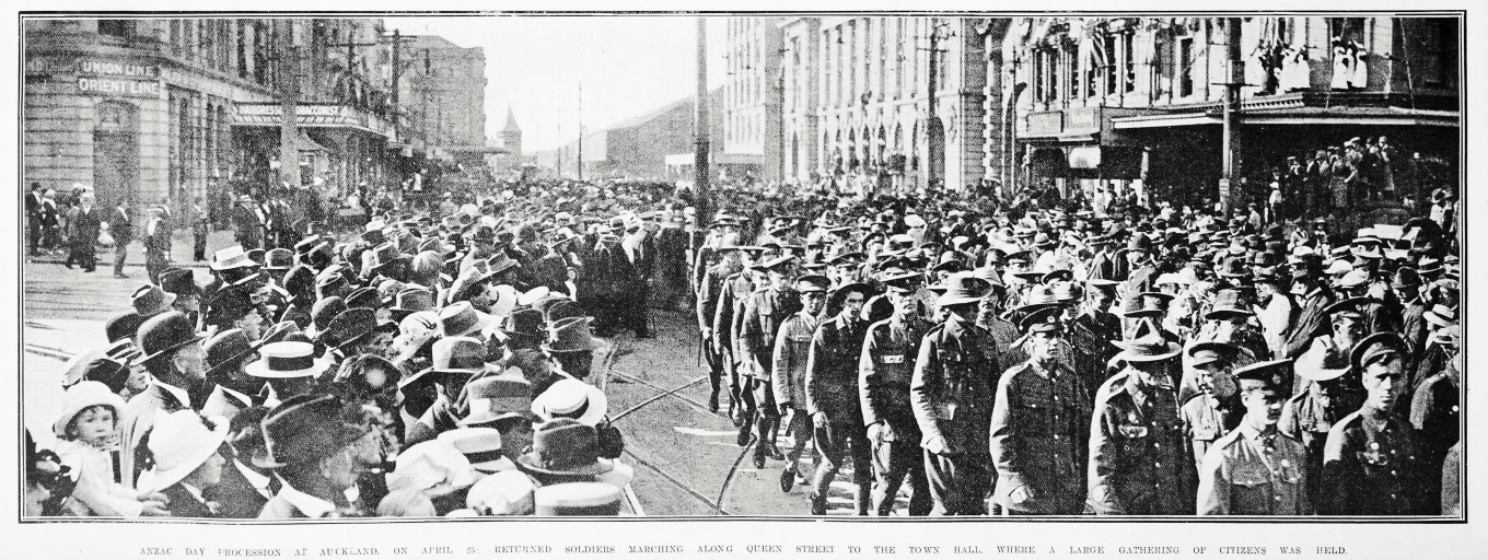 Returned soldiers march up Queen Street in Auckland’s first Anzac Day parade on 25 April 1916. Auckland Libraries Heritage Collections AWNS-19160504-37-03