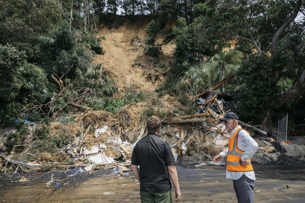 38 421798