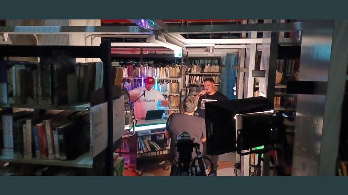 Alex Phone 11_fgsetbie.jpg