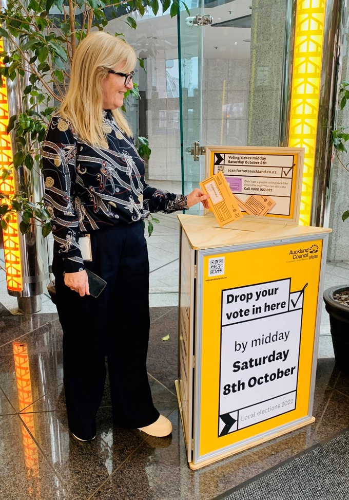 Rose Leonard Drops Off Her Vote (1)