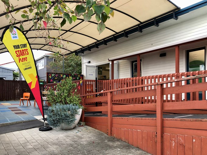 Pt Chev Little Library