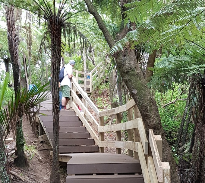 Track reopening makes western coastline more accessible (2)