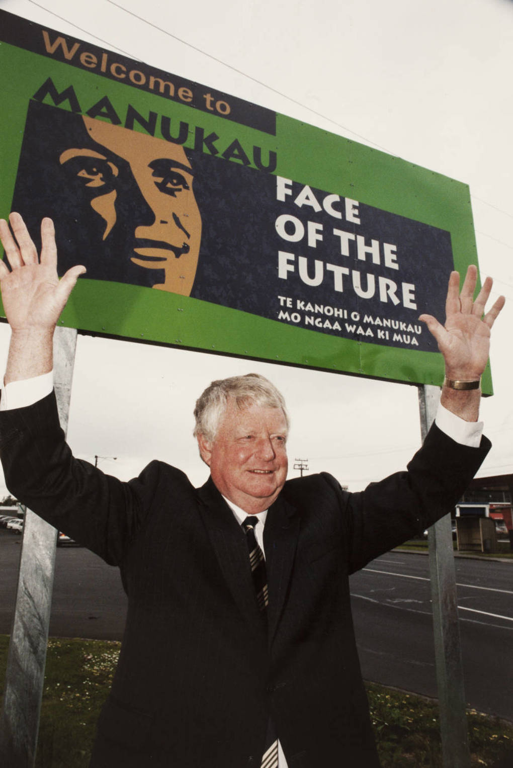 Sir Barry Curtis 1