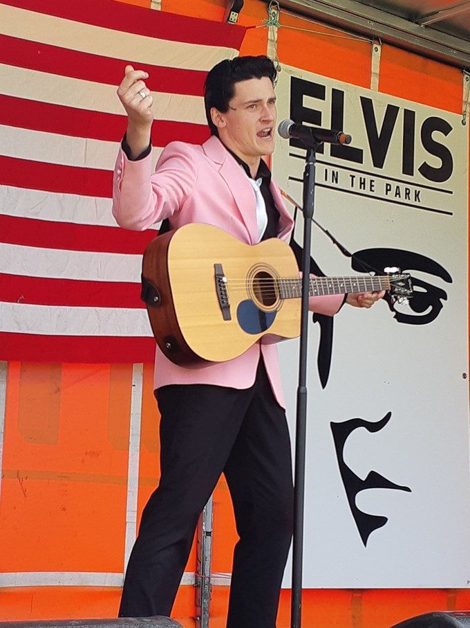 Elvis in the Park (2)