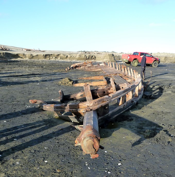 Kaipara Shipwreck 3.jpg