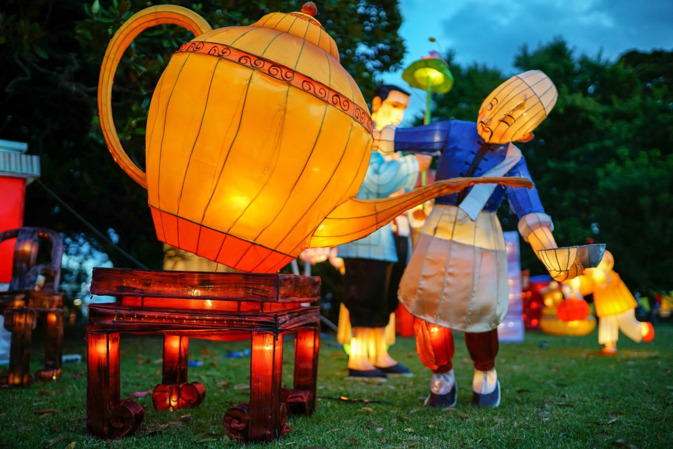 Lantern Festival Auckland 2024 Lilas Rosamund
