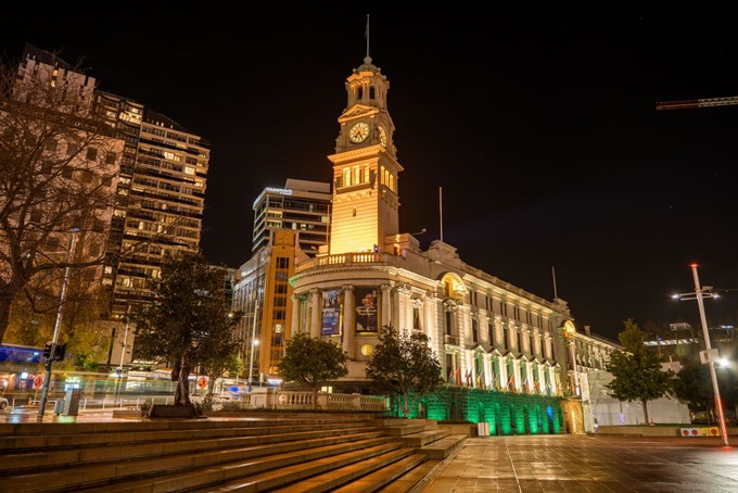 Auckland Town Hall By Night (1)