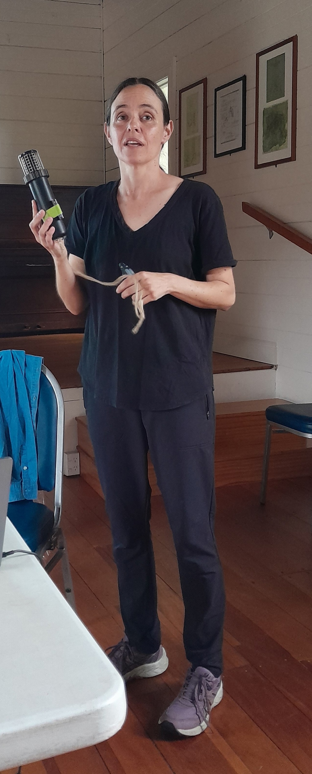 Virginia holds bat monitor_dw3tvtq0.jpg