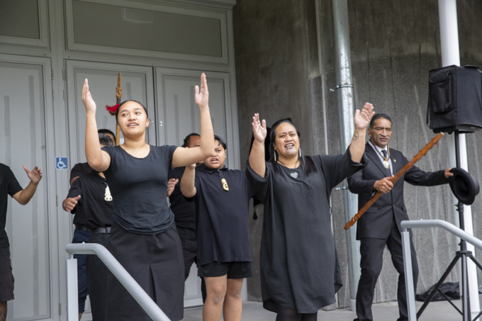 38 391799 Waiata
