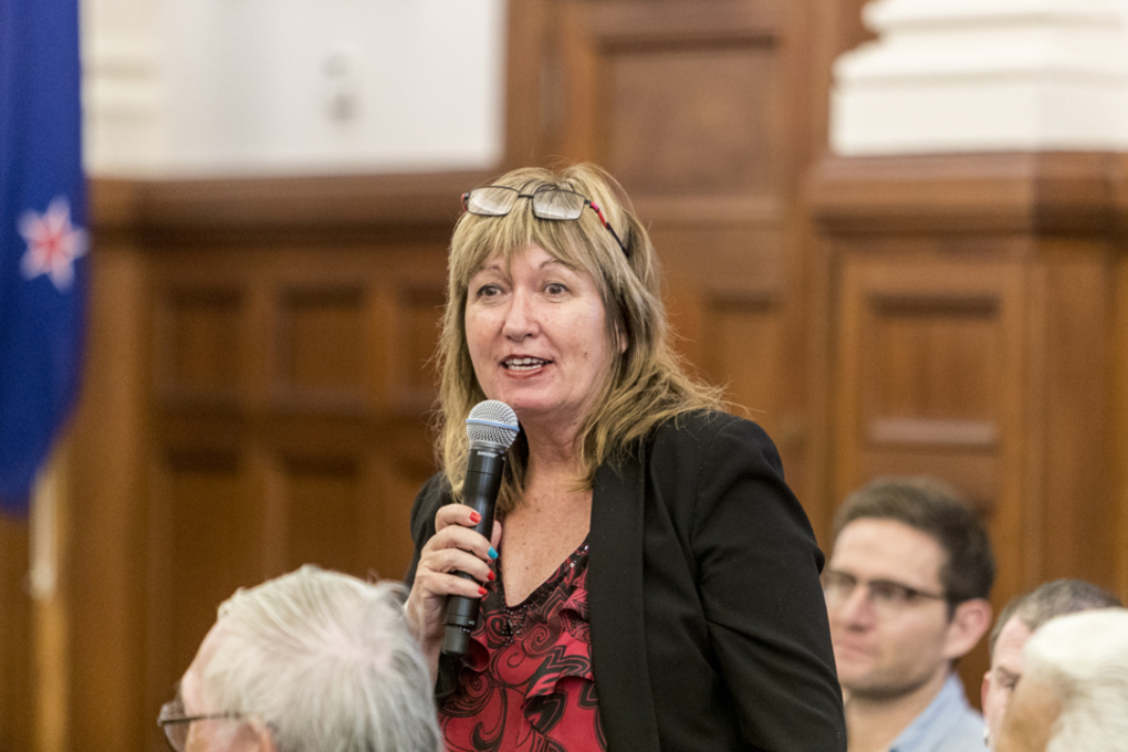 38 322884 Sharon Stewart