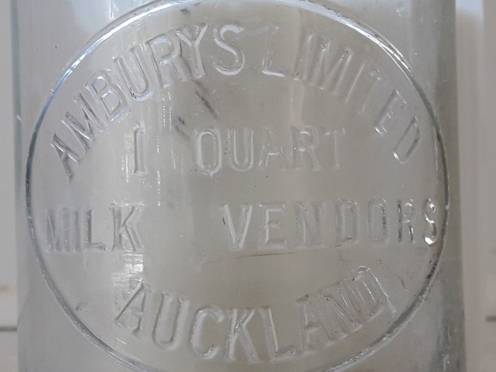See cow milking up close at Ambury Farm Day (4)
