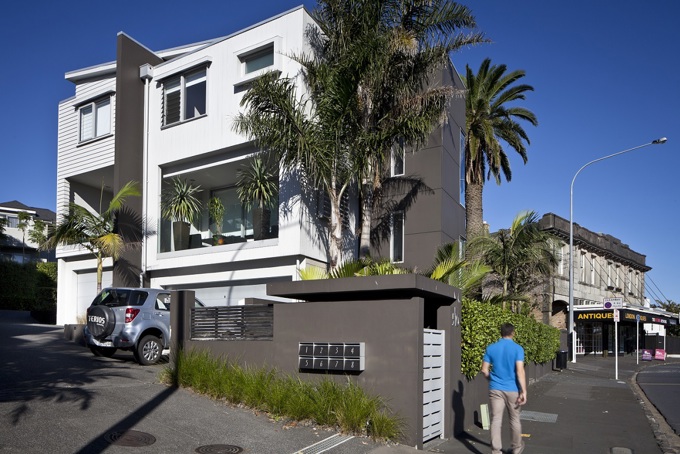 Low Maintenance Lifestyle in Epsom 1