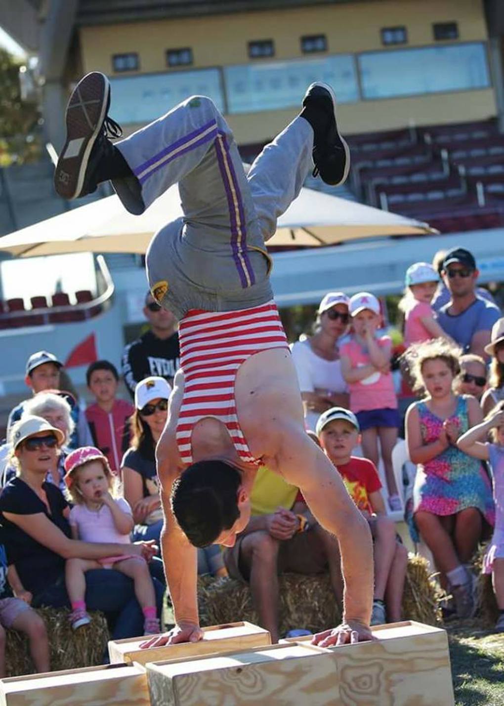 Busker festival brings jaw-dropping acts to newest city spaces (1)