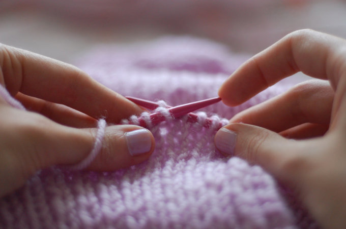 knitting1_lrys42rd.jpg