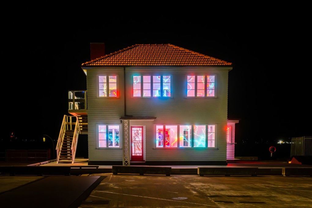 Tū Whenua A Kura Lighthouse, Michael Parekowhai