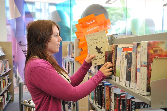 Ten library tips for teens and young people (1)