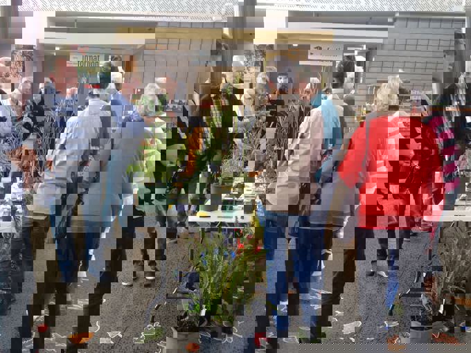 Public workshop on weeds with biosecurity team (1)-min_mdsuwp5c.JPG