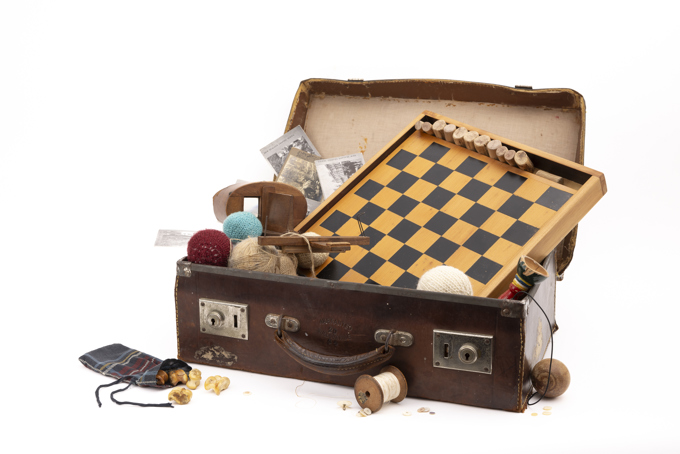 98 Pastimes And Parlour Games