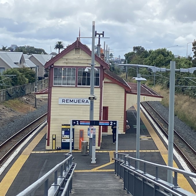 Remuera Train Station