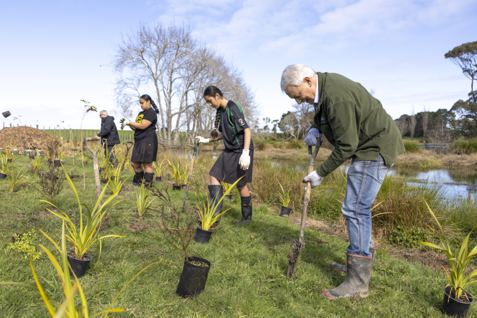 Attended by Mayor Phil Goff and members of Aorere College, the planting day was held on 7 September, in South Auckland’s Puhinui Reserve.