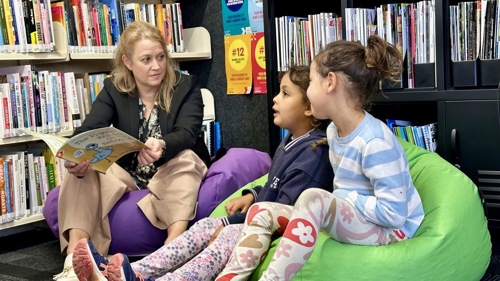 Kendyl, Āmna And Reva At Pt Chev Little Library