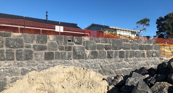 Ōrewa seawall and walkway construction restarts