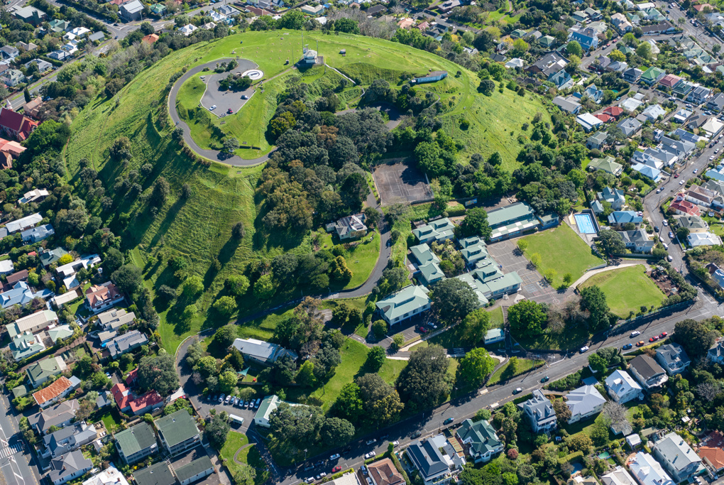 Takarunga / Mt Victoria summit vehicle-free from March