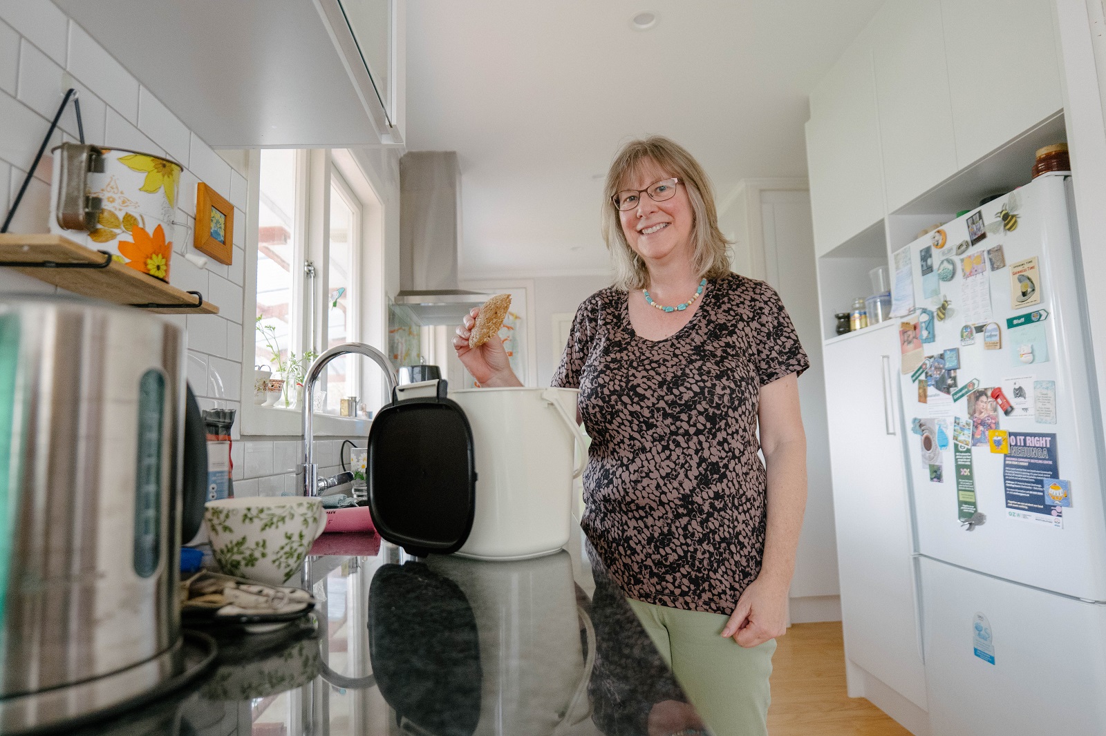 Elena Izaguirre with the kitchen caddy