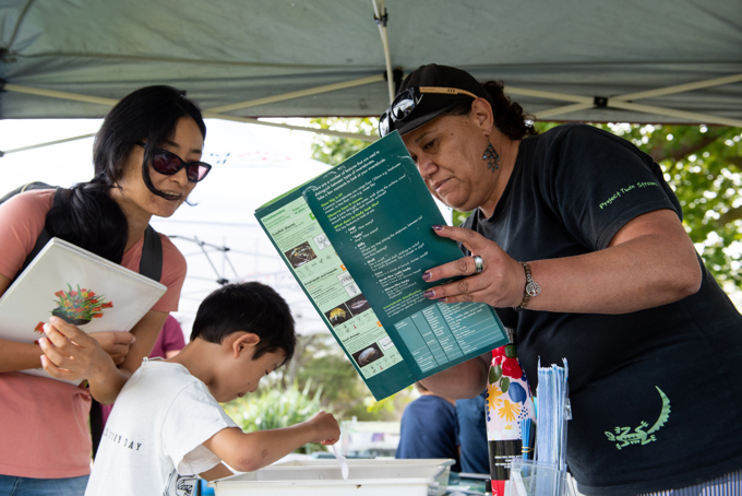Tickling tuna (eels) at Freshwater Frenzy (7)