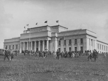 125 Time Walkers Auckland Domain's Legacy Of Sport, Play, And Place Domain