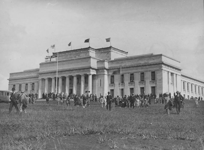 125 Time Walkers Auckland Domain's Legacy Of Sport, Play, And Place Domain