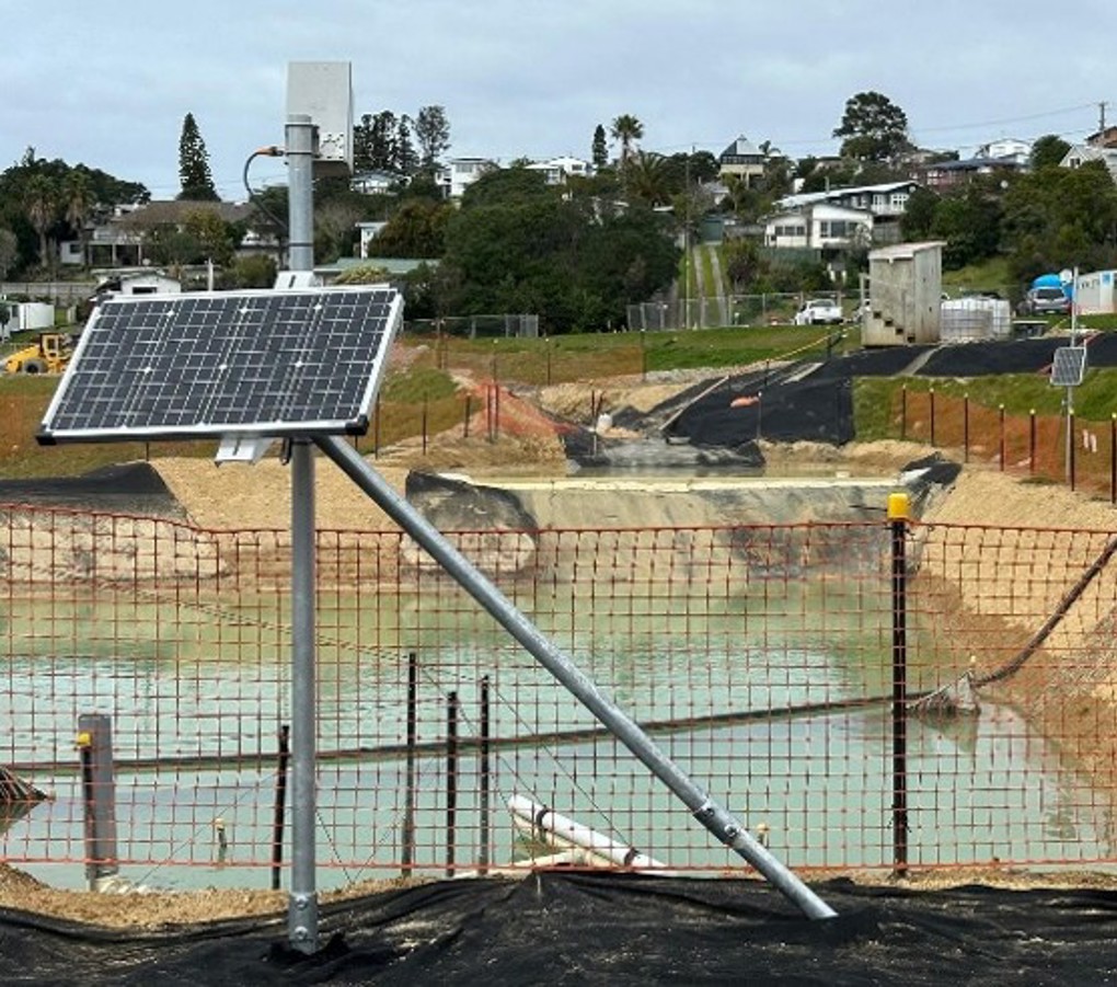 Solar-powered sediment monitoring setup