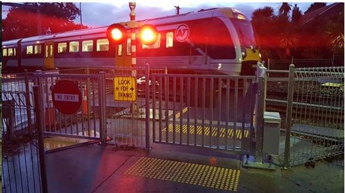 Improved pedestrian safety at Rossgrove Terrace rail crossing
