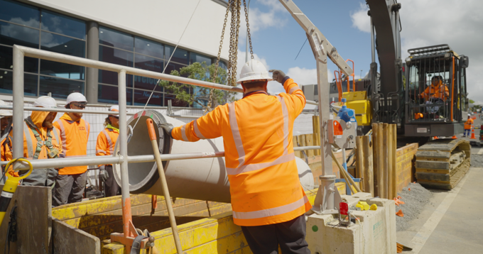 First Low Carbon Pipe Being Lifted Into Drain On College Hill (1)
