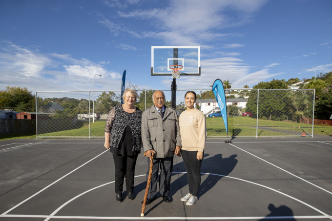 New basketball court opens in the Bays 1