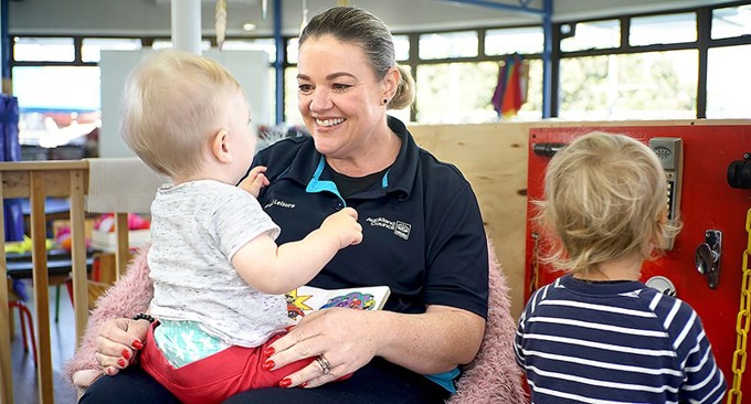 Carousel Kauri Kids Teacher With Bady And Toddler
