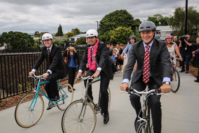 Stage one of scenic walking and cycling route opens (1)