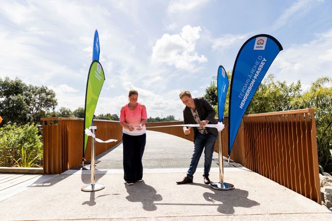 Cr Sarah Paterson Hamlin And Cr Shane Henderson