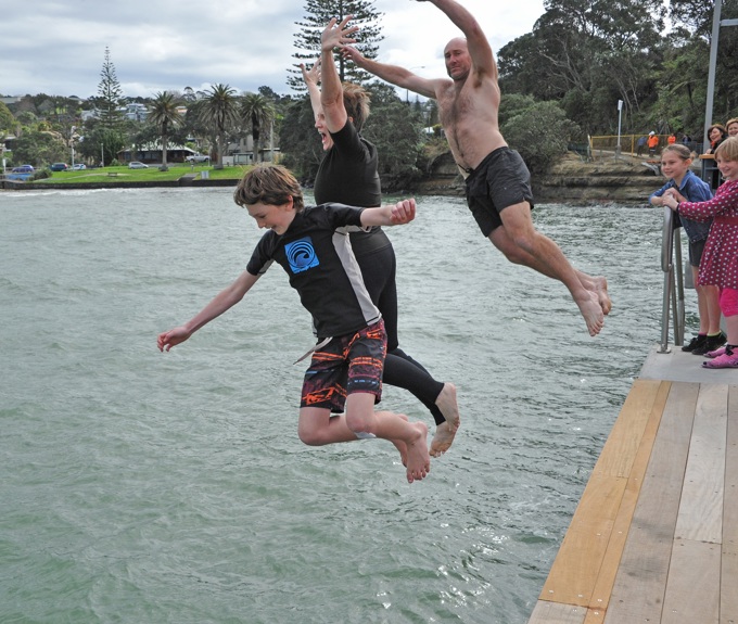 Murrays Bay wharf now open 1