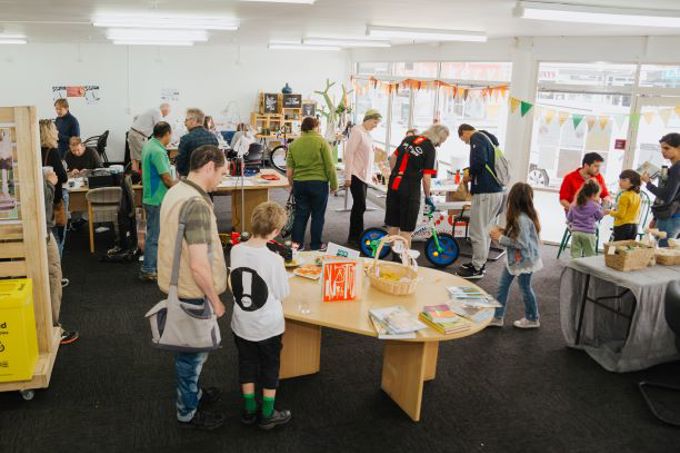 WhangaparāoaCommunityHubistheplacetobe