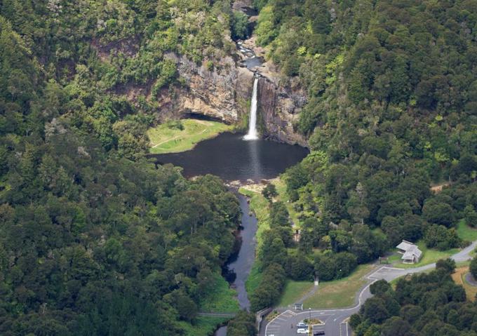 Hunua Falls small.jpg