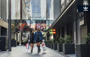 Uncover what makes Queen Street come alive