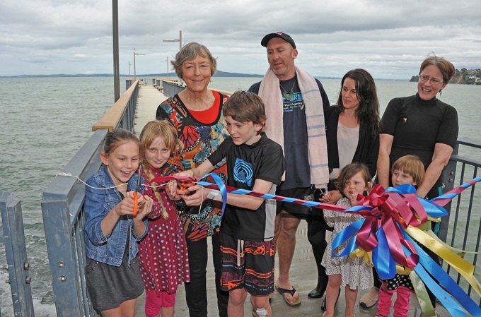 Murrays Bay wharf now open 2