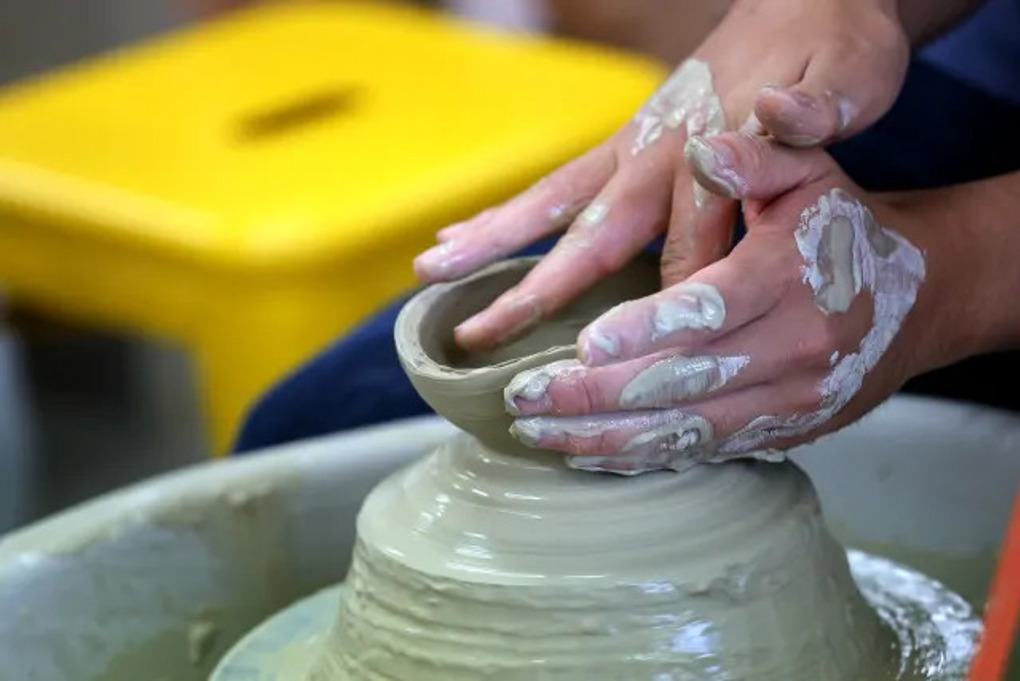 Wheel Throwing Workshop_f2zhalsq.jpg