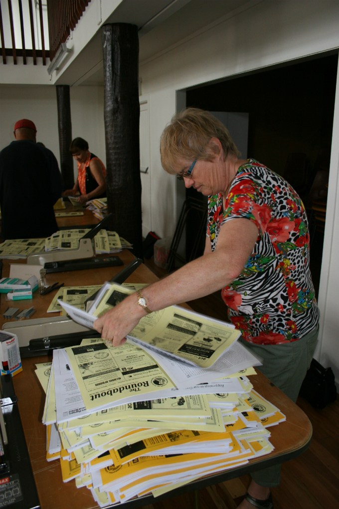 Collating the Laingholm Roundabout