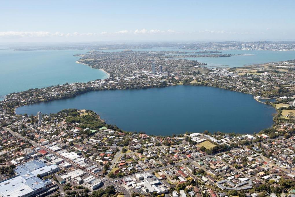 Lake Pupuke.jpg