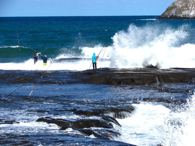 Life jackets save rock fisher lives