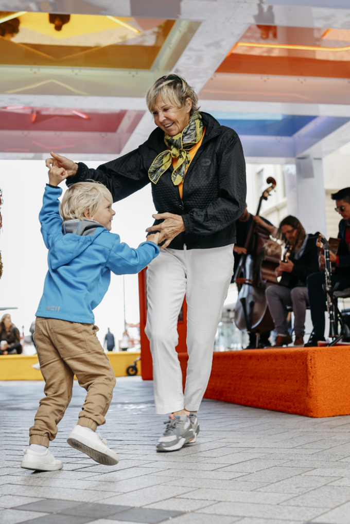 Festive 2023 The Pav With Dancing Aucklanders (1)